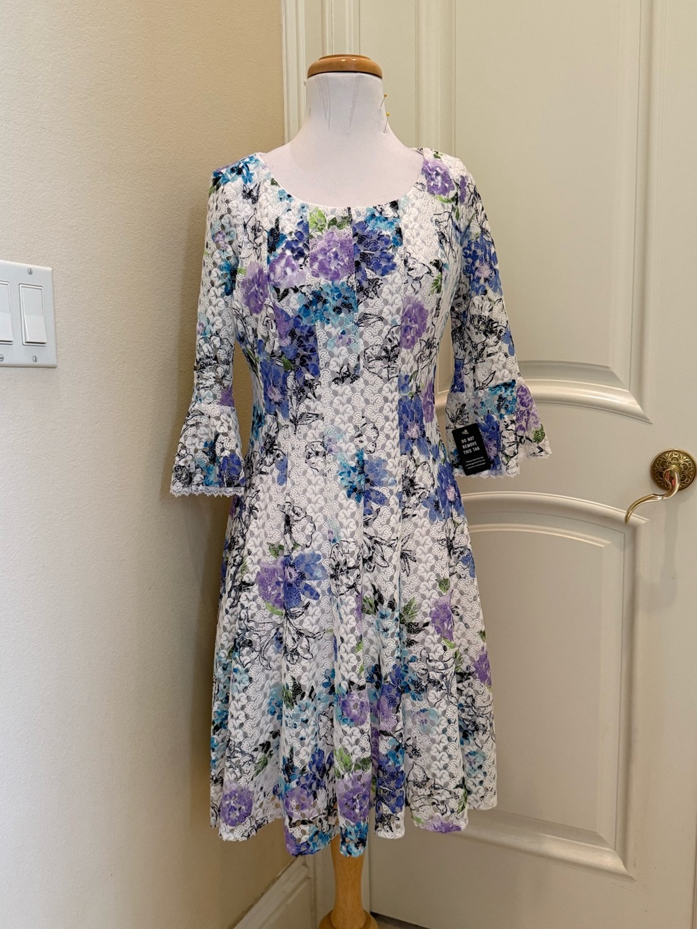 New - Chris McLaughlin lacy floral Dress